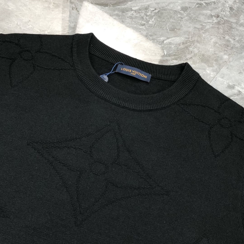 l0vis Vvtt0n sweater